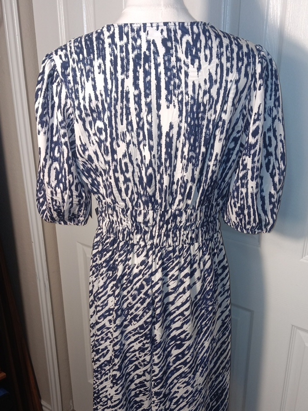 NWT. Sofia Blue & White Abstract V-Neck Midi Dress with Side Cutouts - Picture 6 of 14